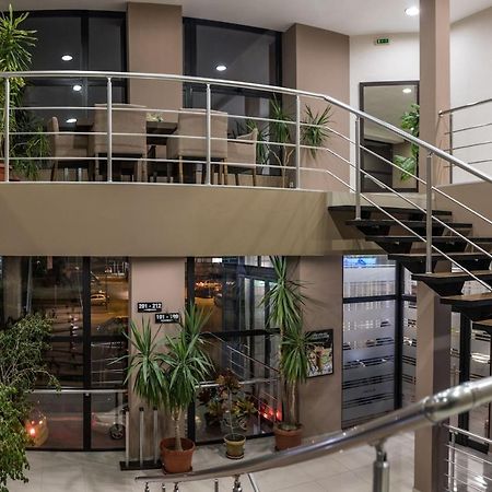 Семеен Хотел Естило Dimitrovgrad  Exterior photo