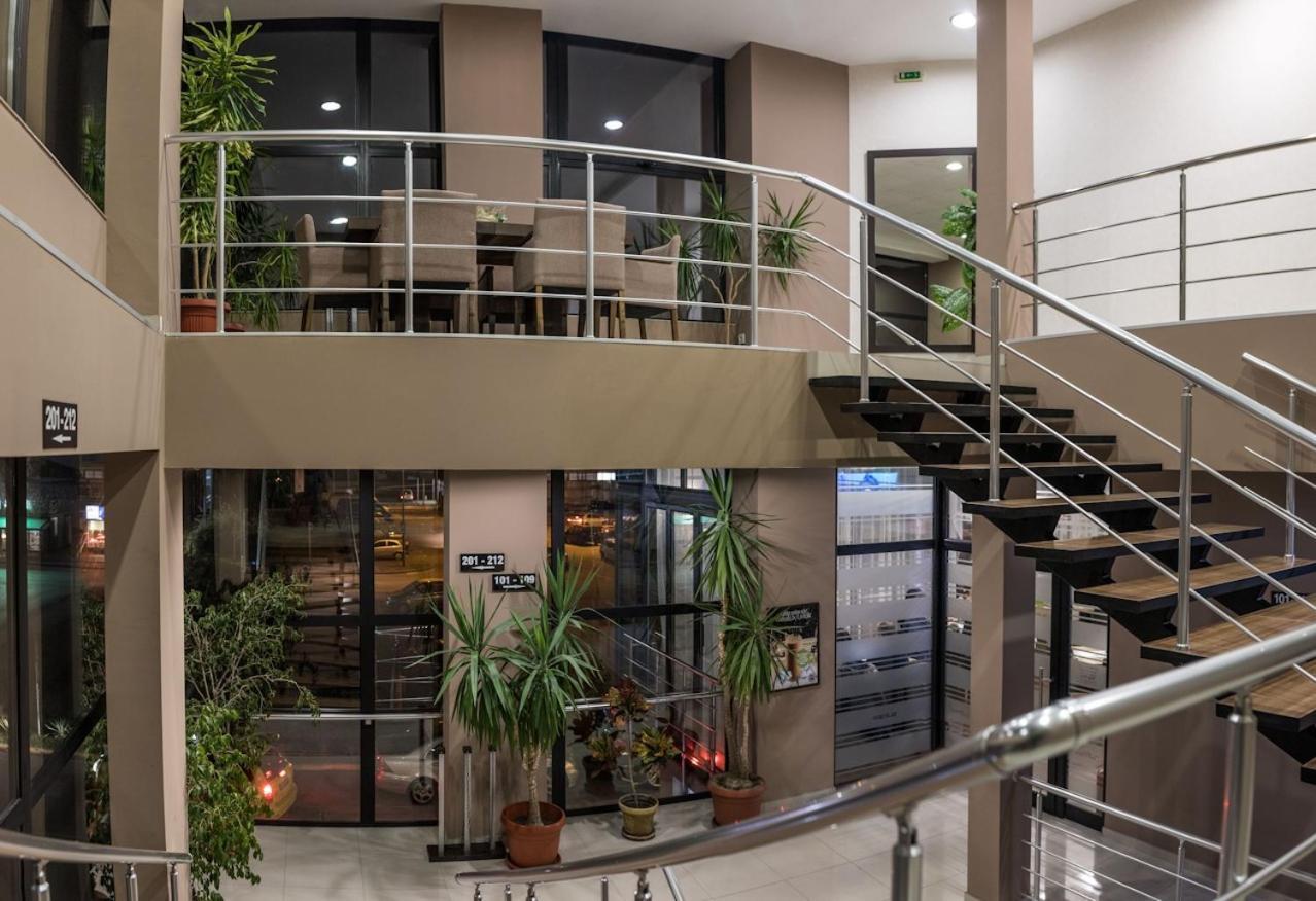 Семеен Хотел Естило Dimitrovgrad  Exterior photo