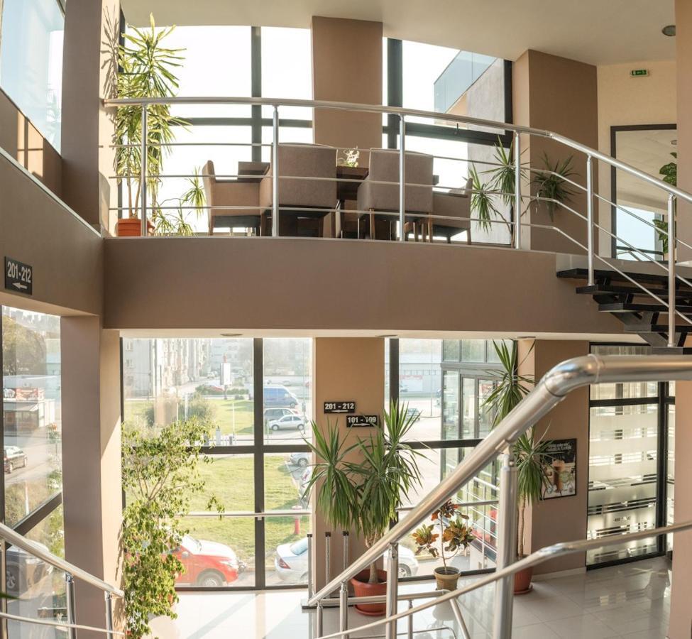 Семеен Хотел Естило Dimitrovgrad  Exterior photo